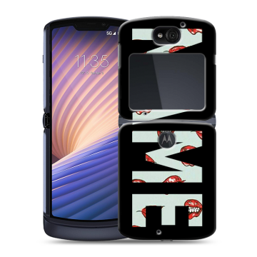Пластиковый чехол на Motorola Razr 5G с принтом NAME