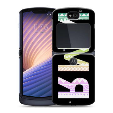 Пластиковый чехол на Motorola Razr 5G с принтом ИМЯ