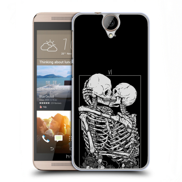 Пластиковый чехол на HTC One E9+ с принтом Поцелуй скелетов