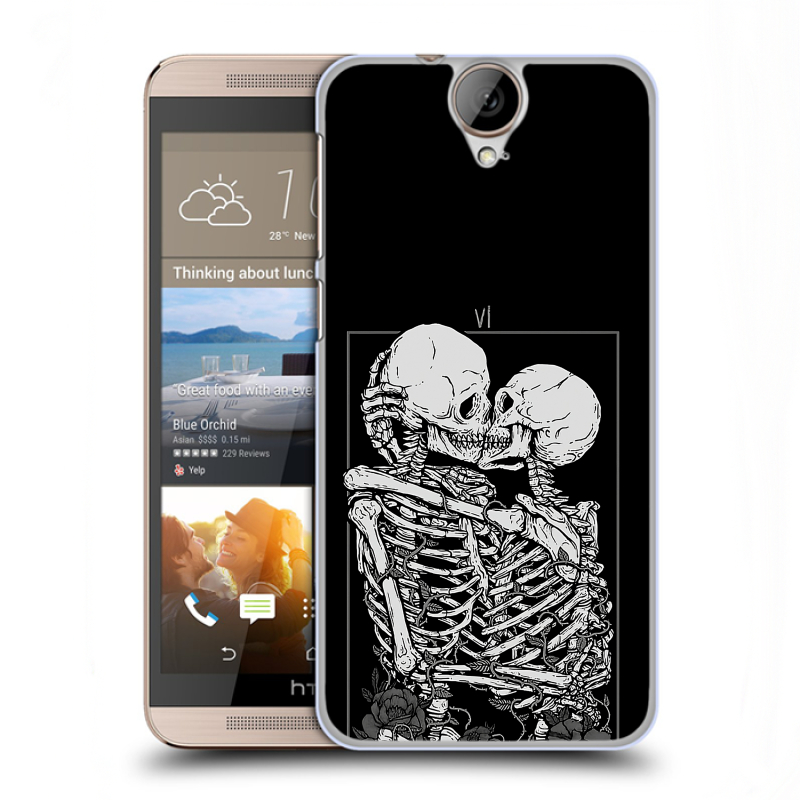Пластиковый чехол на HTC One E9+ с принтом Поцелуй скелетов Пластиковый чехол на HTC One E9+ с принтом Поцелуй скелетов