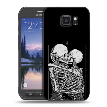 Пластиковый чехол на Samsung Galaxy S6 Active с принтом Поцелуй скелетов
