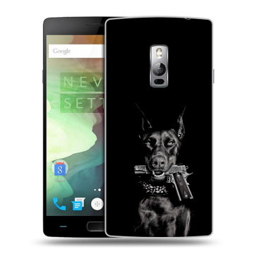 Пластиковый чехол на OnePlus 2 с принтом Доберман и пистолет