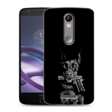 Пластиковый чехол на Lenovo Moto X Force с принтом Доберман и пистолет