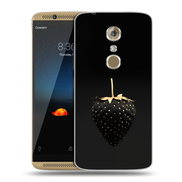 Пластиковый чехол на ZTE Axon 7 с принтом Черная клубника