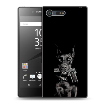 Пластиковый чехол на Sony Xperia X Compact с принтом Доберман и пистолет