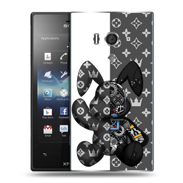 Пластиковый чехол на Sony Xperia acro S с принтом Луи робот