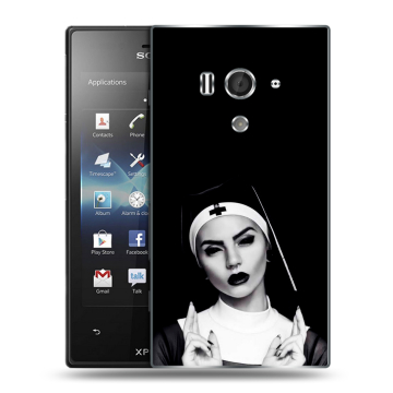 Пластиковый чехол на Sony Xperia acro S с принтом монашка