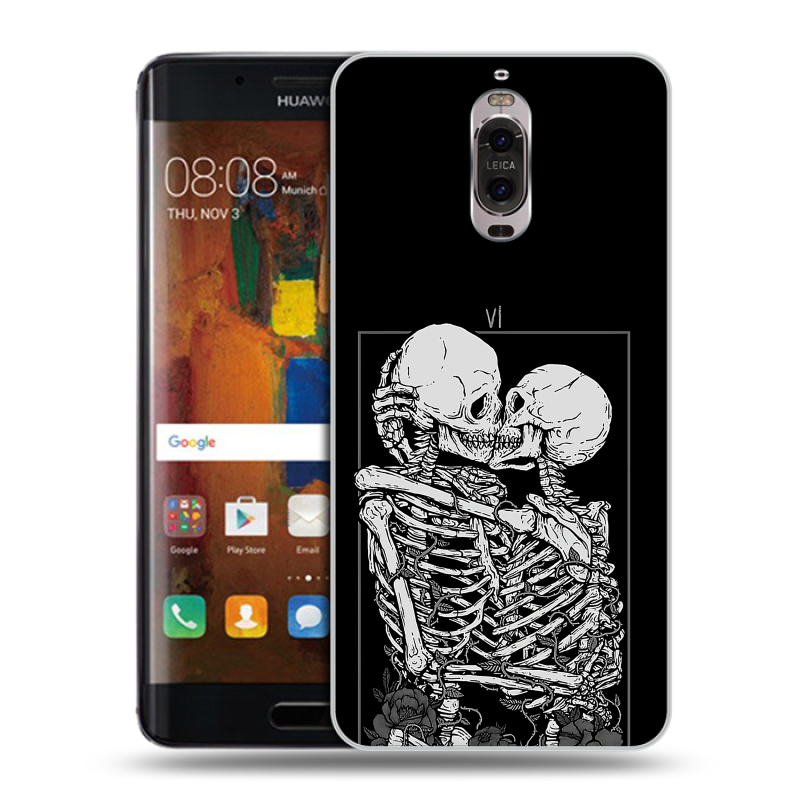 Пластиковый чехол на Huawei Mate 9 Pro с принтом Поцелуй скелетов Пластиковый чехол на Huawei Mate 9 Pro с принтом Поцелуй скелетов
