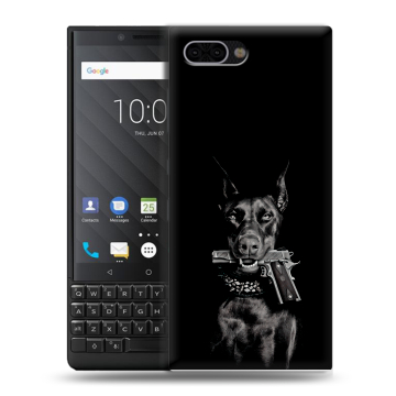 Пластиковый чехол на BlackBerry KEY2 с принтом Доберман и пистолет Пластиковый чехол на BlackBerry KEY2 с принтом Доберман и пистолет