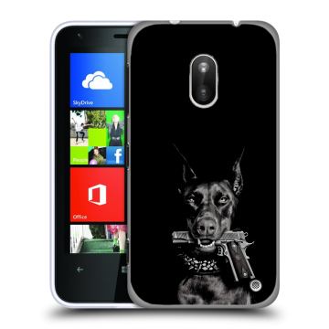Пластиковый чехол на Nokia Lumia 620 с принтом Доберман и пистолет Пластиковый чехол на Nokia Lumia 620 с принтом Доберман и пистолет