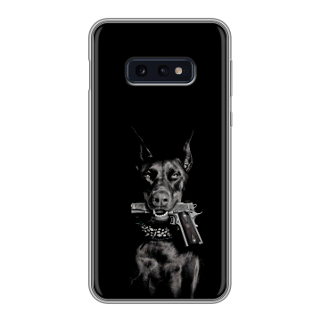 Силиконовый чехол на Samsung Galaxy S10e с принтом Доберман и пистолет Силиконовый чехол на Samsung Galaxy S10e с принтом Доберман и пистолет