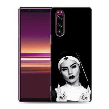 Силиконовый чехол на Sony Xperia 5 с принтом монашка