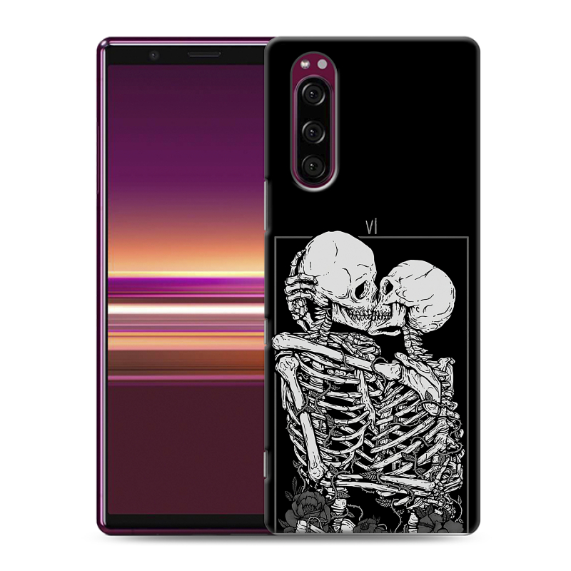 Силиконовый чехол на Sony Xperia 5 с принтом Поцелуй скелетов Силиконовый чехол на Sony Xperia 5 с принтом Поцелуй скелетов