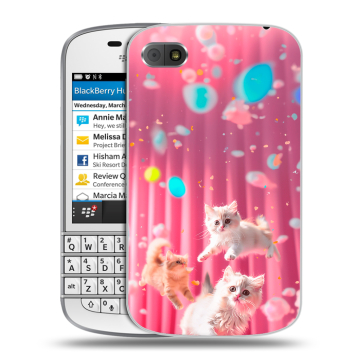 Пластиковый чехол на BlackBerry Q10 с принтом милые котики