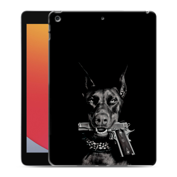 Силиконовый чехол на планшета Ipad 10.2 (2020) с принтом Доберман и пистолет