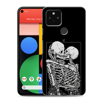 Силиконовый чехол на Google Pixel 5 с принтом Поцелуй скелетов