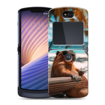 Пластиковый чехол на Motorola Razr 5G с принтом Капибара Пластиковый чехол на Motorola Razr 5G с принтом Капибара