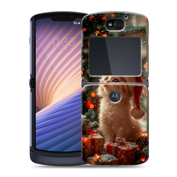 Пластиковый чехол на Motorola Razr 5G с принтом Новый год