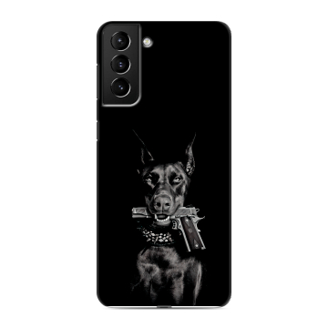 Силиконовый чехол на Samsung Galaxy S21 Plus с принтом Доберман и пистолет Силиконовый чехол на Samsung Galaxy S21 Plus с принтом Доберман и пистолет
