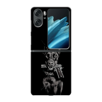 Пластиковый чехол на OPPO Find N2 Flip с принтом Доберман и пистолет Пластиковый чехол на OPPO Find N2 Flip с принтом Доберман и пистолет