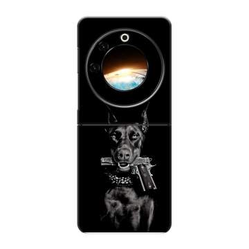 Пластиковый чехол на Tecno Phantom V Flip с принтом Доберман и пистолет