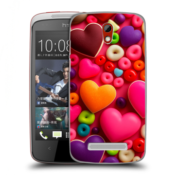 Пластиковый чехол на HTC Desire 500 с принтом Сердечки