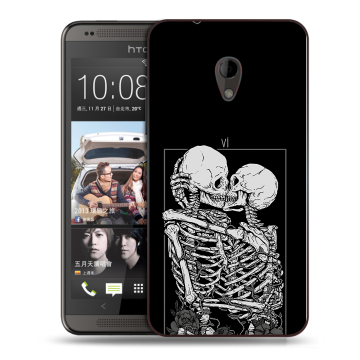 Силиконовый чехол на HTC Desire 700 с принтом Поцелуй скелетов