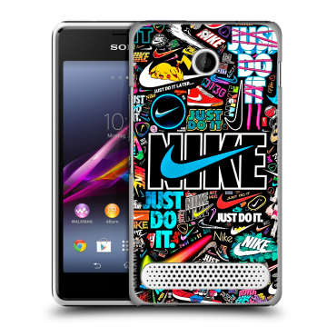 Пластиковый чехол на Sony Xperia E1 с принтом найк nike черный