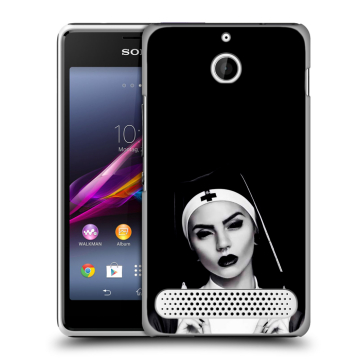 Пластиковый чехол на Sony Xperia E1 с принтом монашка Пластиковый чехол на Sony Xperia E1 с принтом монашка