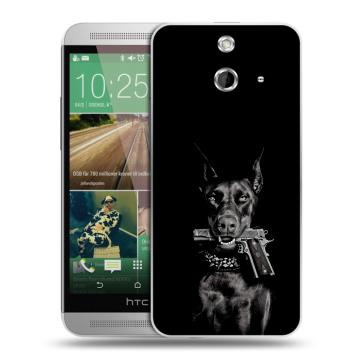 Пластиковый чехол на HTC One E8 с принтом Доберман и пистолет