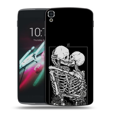 Пластиковый чехол на Alcatel One Touch Idol 3 (5.5) с принтом Поцелуй скелетов