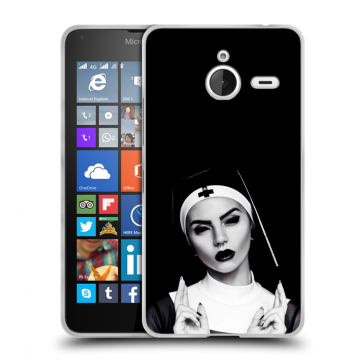 Пластиковый чехол на Microsoft Lumia 640 XL с принтом монашка Пластиковый чехол на Microsoft Lumia 640 XL с принтом монашка